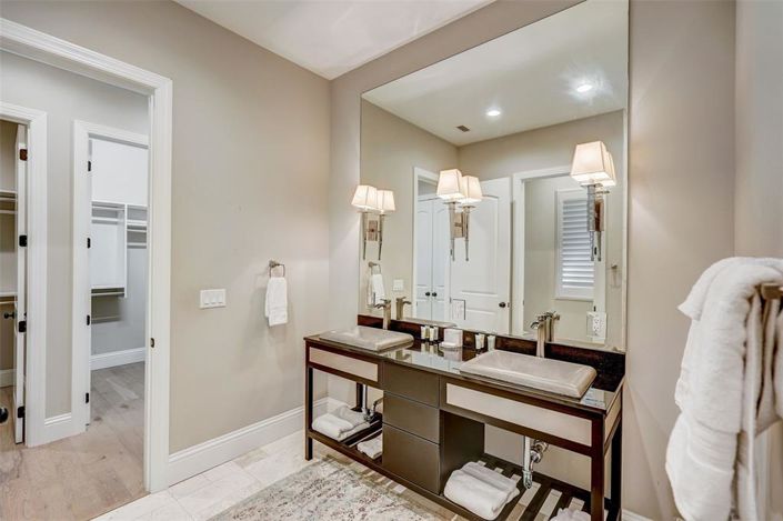 Image No.19-5 Bed Property for sale