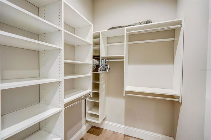 Image No.24-5 Bed Property for sale