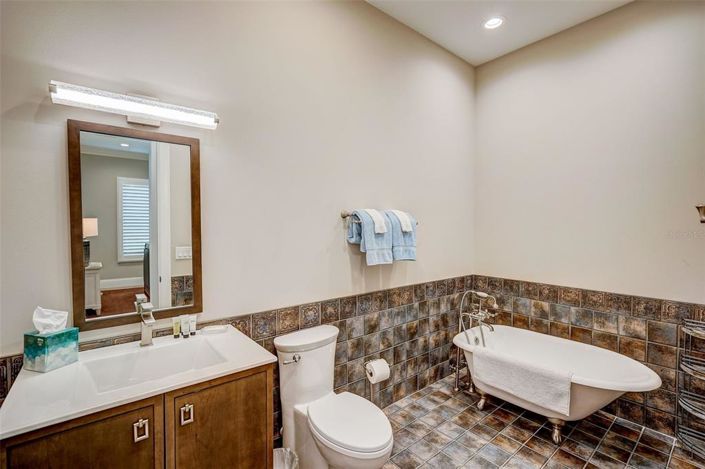 Image No.33-5 Bed Property for sale