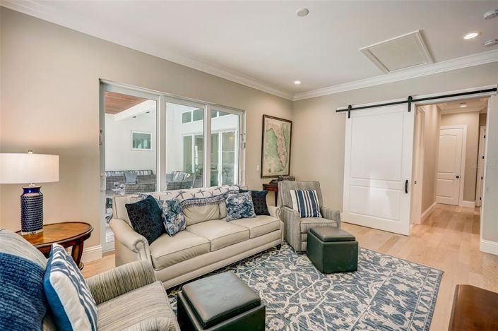 Image No.34-5 Bed Property for sale