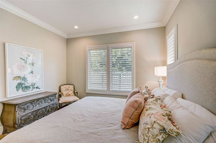 Image No.37-5 Bed Property for sale