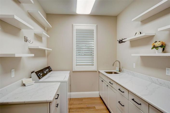 Image No.40-5 Bed Property for sale