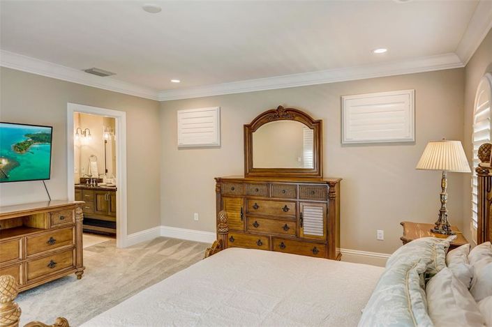 Image No.43-5 Bed Property for sale