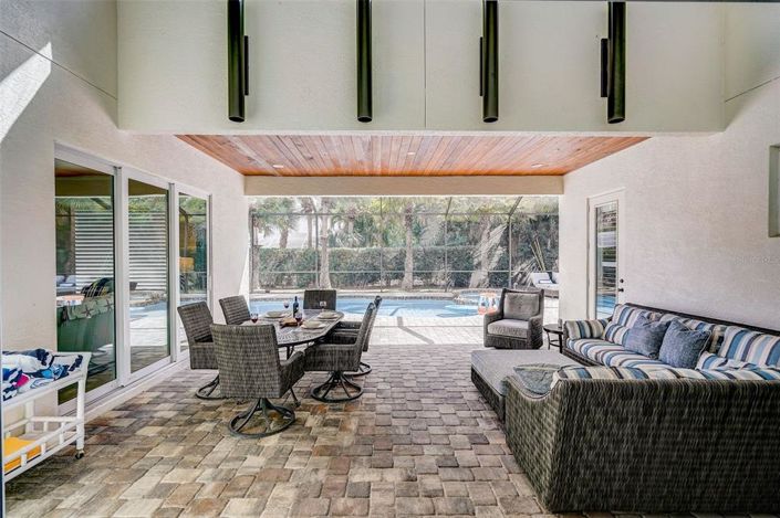 Image No.49-5 Bed Property for sale