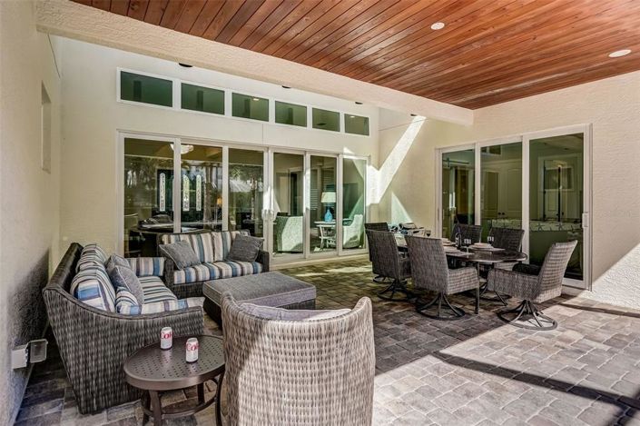 Image No.50-5 Bed Property for sale