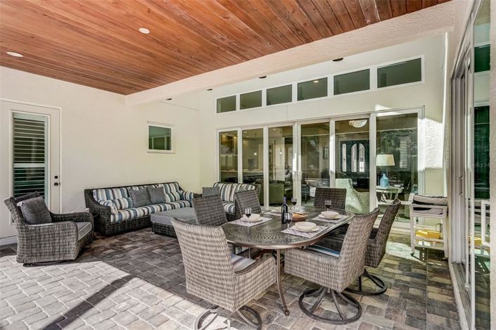 Image No.51-5 Bed Property for sale