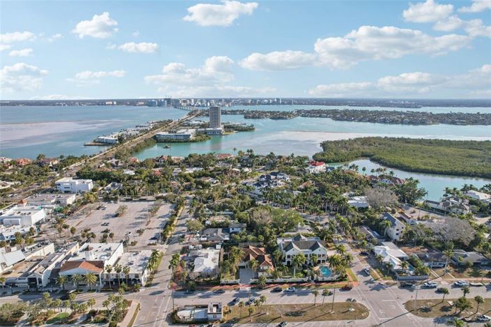 Image No.60-5 Bed Property for sale