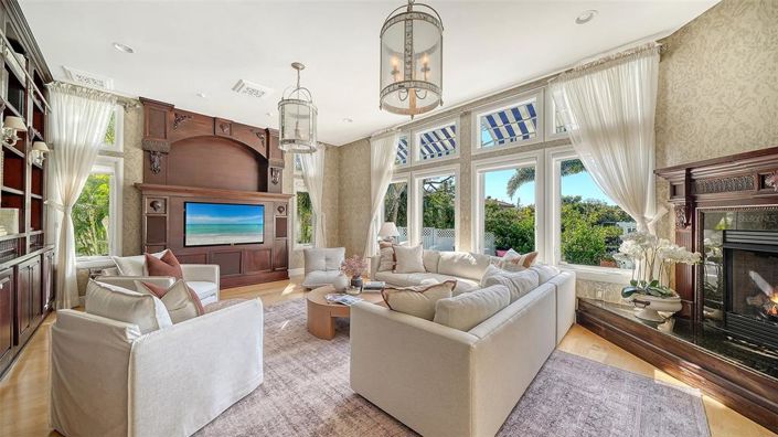 Image No.18-4 Bed Property for sale