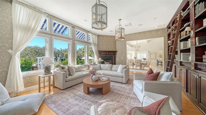 Image No.19-4 Bed Property for sale