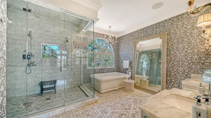 Image No.42-4 Bed Property for sale