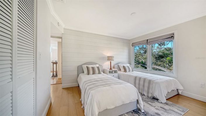 Image No.50-4 Bed Property for sale