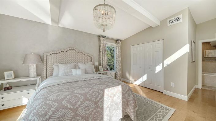 Image No.53-4 Bed Property for sale