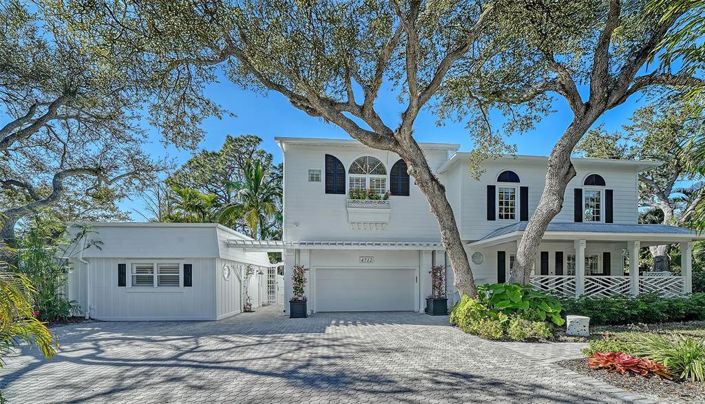 Image No.7-4 Bed Property for sale