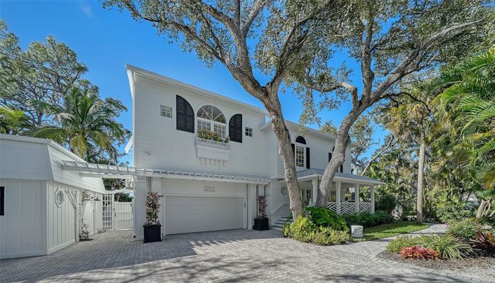 Image No.8-4 Bed Property for sale