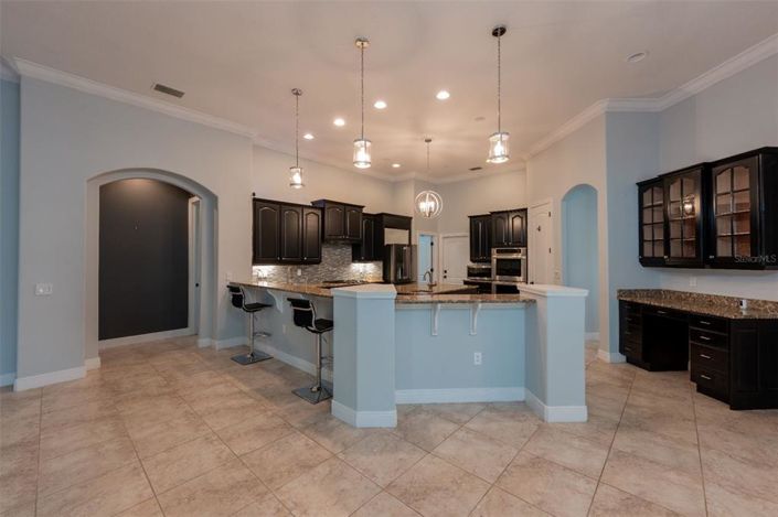 Image No.19-4 Bed Property for sale