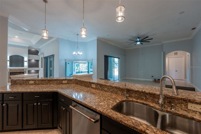 Image No.20-4 Bed Property for sale