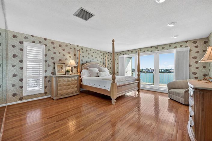 Image No.27-3 Bed Property for sale