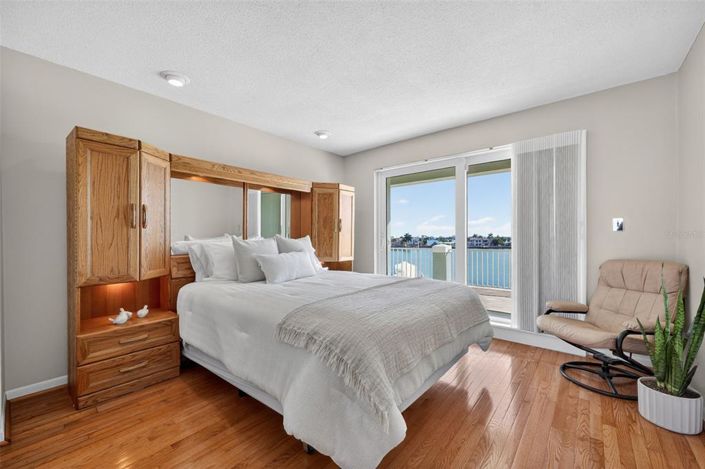 Image No.32-3 Bed Property for sale