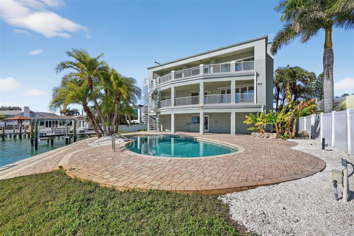 Image No.40-3 Bed Property for sale