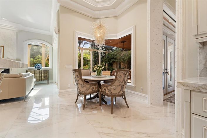 Image No.27-5 Bed Property for sale