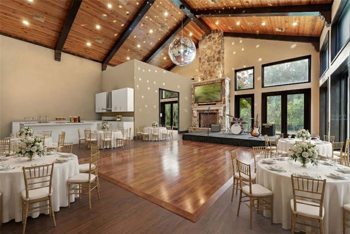 Image No.32-5 Bed Property for sale