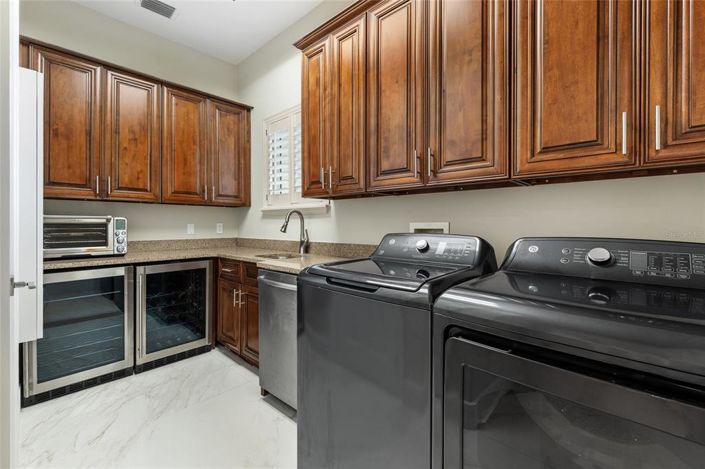 Image No.41-5 Bed Property for sale