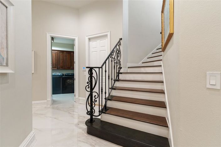 Image No.42-5 Bed Property for sale