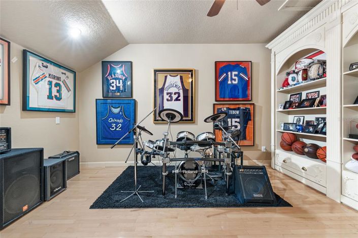 Image No.46-5 Bed Property for sale