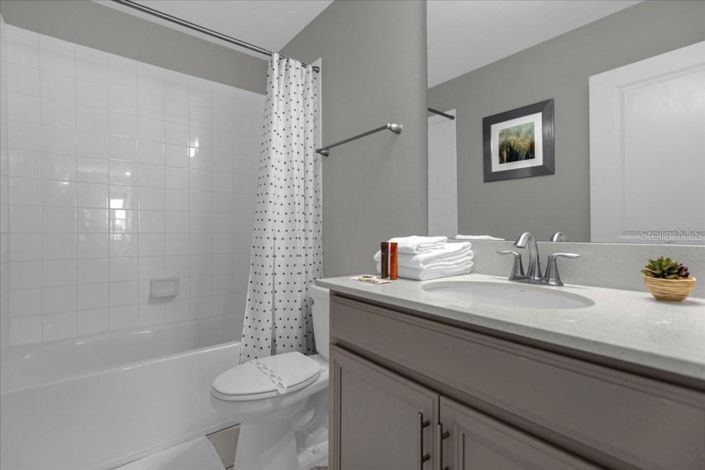 Image No.32-9 Bed Property for sale