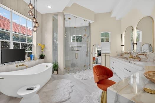 Image No.11-5 Bed Property for sale