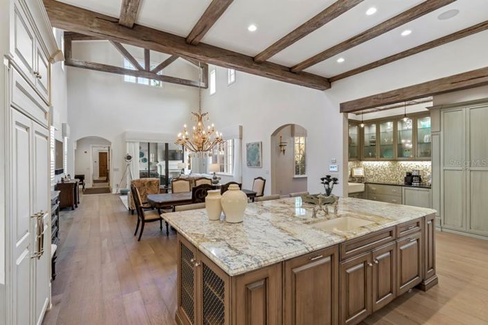 Image No.14-4 Bed Property for sale