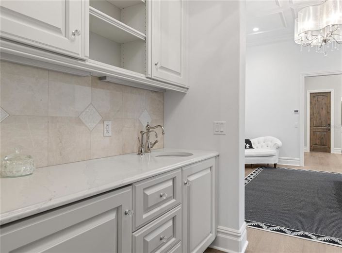 Image No.22-4 Bed Property for sale