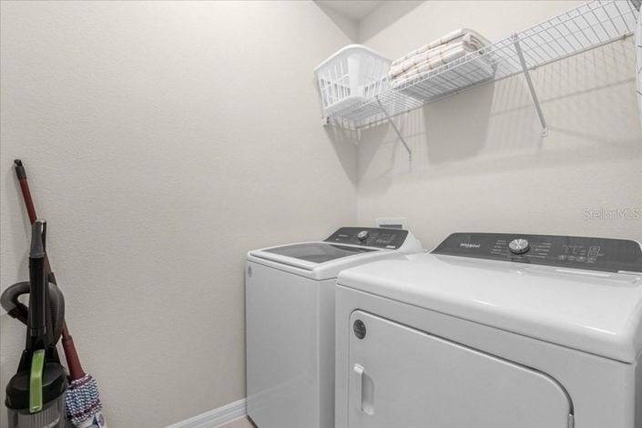 Image No.19-7 Bed Property for sale