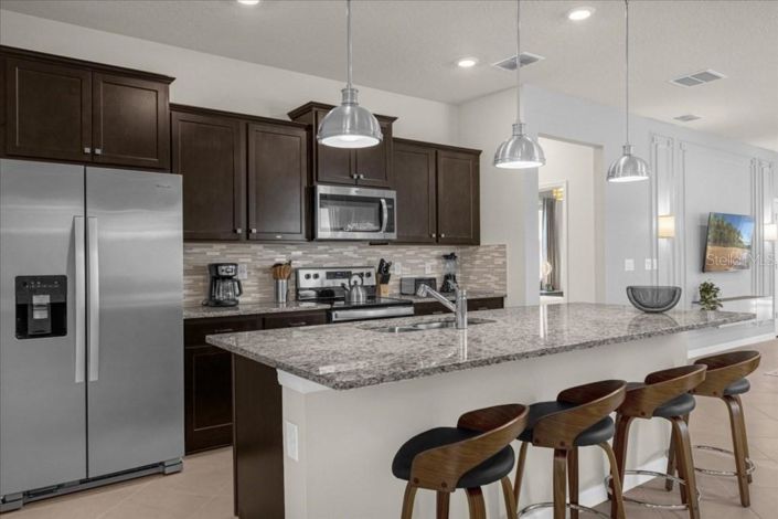 Image No.5-7 Bed Property for sale