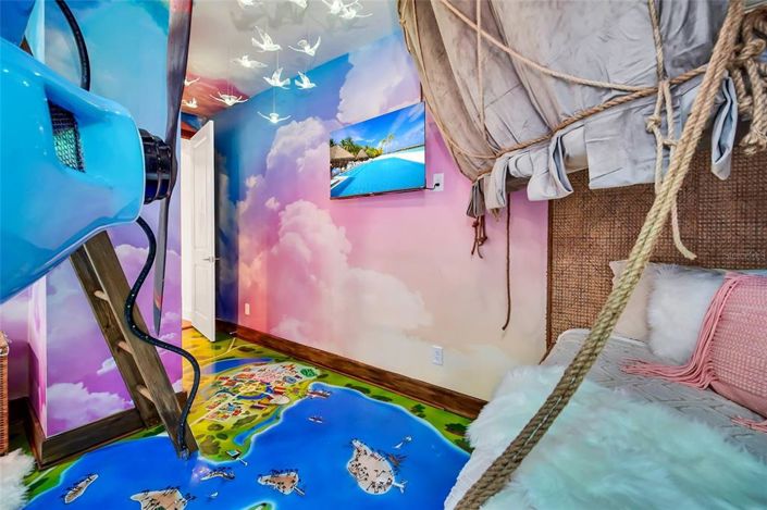 Image No.14-10 Bed Property for sale