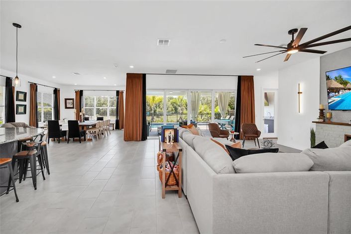 Image No.24-10 Bed Property for sale