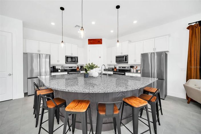 Image No.27-10 Bed Property for sale