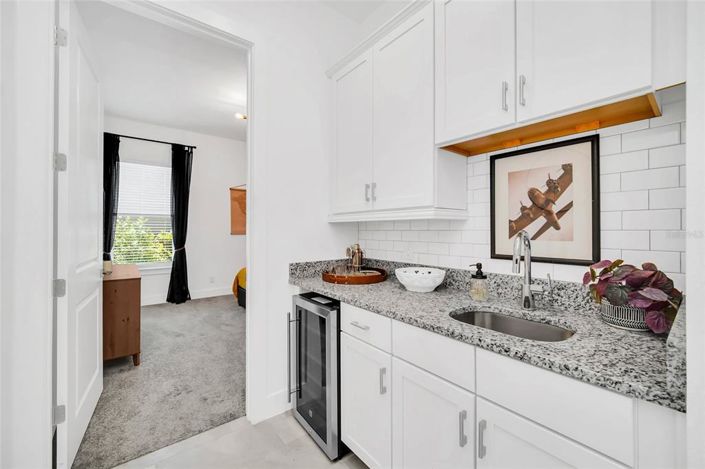 Image No.48-10 Bed Property for sale