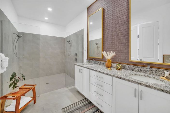 Image No.52-10 Bed Property for sale