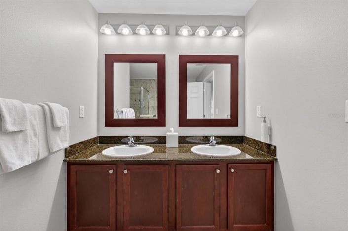 Image No.28-3 Bed Property for sale