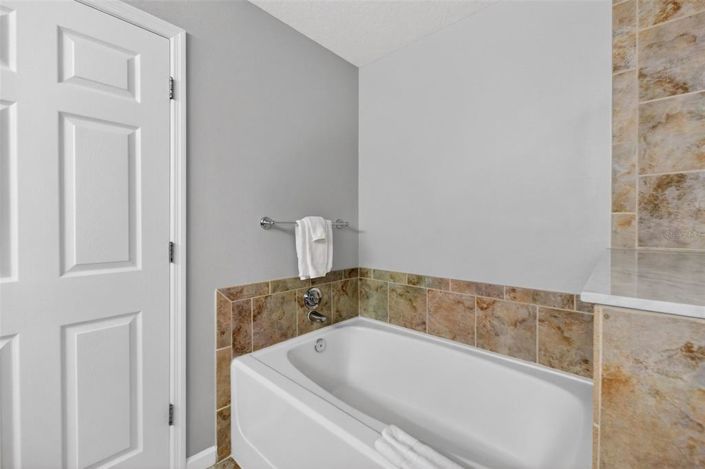 Image No.29-3 Bed Property for sale