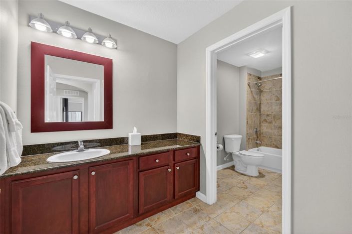 Image No.37-3 Bed Property for sale