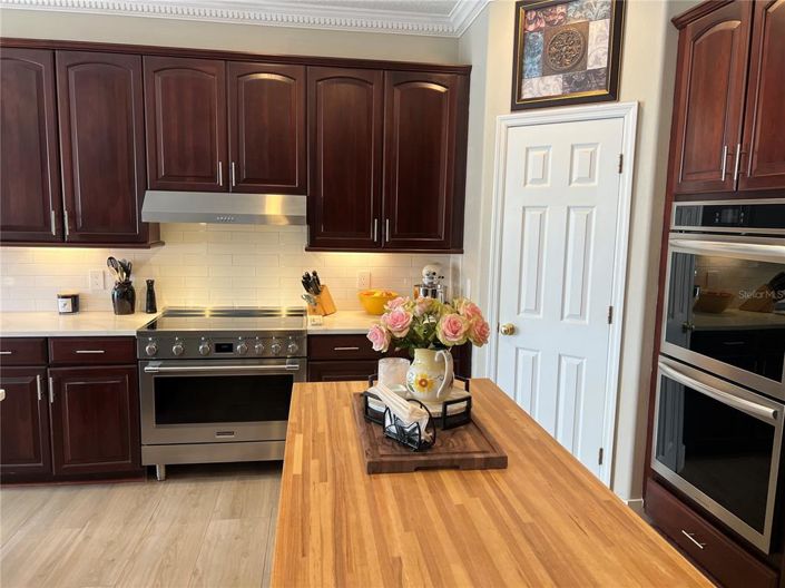 Image No.16-5 Bed Property for sale