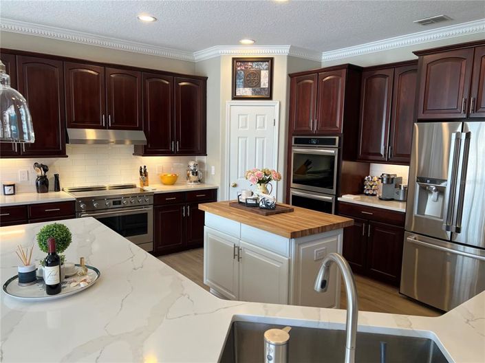 Image No.18-5 Bed Property for sale