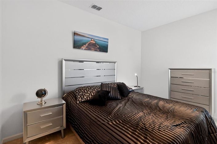 Image No.22-6 Bed Property for sale