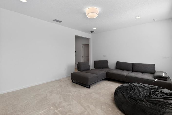 Image No.25-6 Bed Property for sale