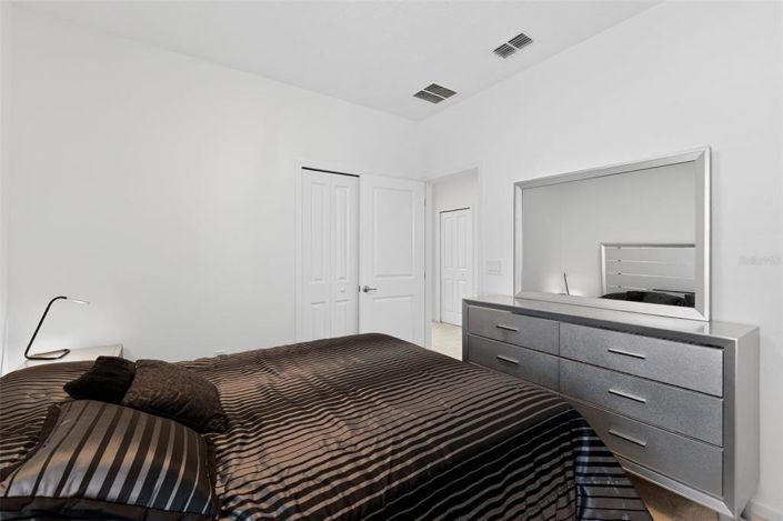 Image No.28-6 Bed Property for sale