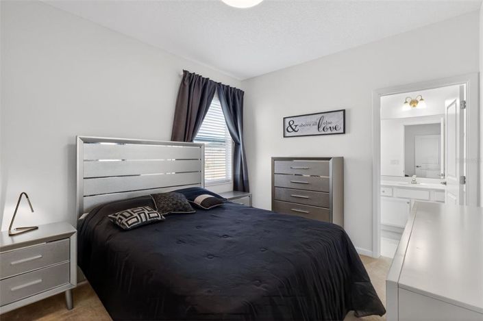 Image No.30-6 Bed Property for sale