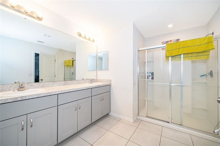 Image No.16-6 Bed Property for sale