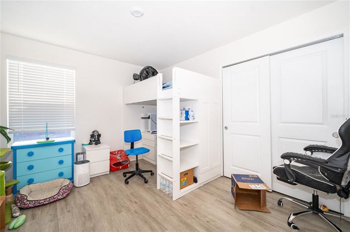 Image No.17-6 Bed Property for sale